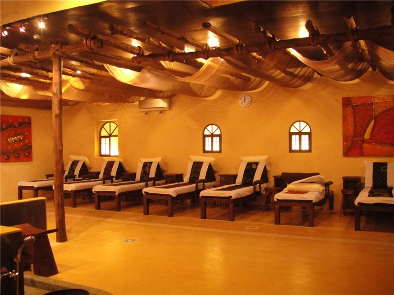 REBORN MASSAGE & SPA
